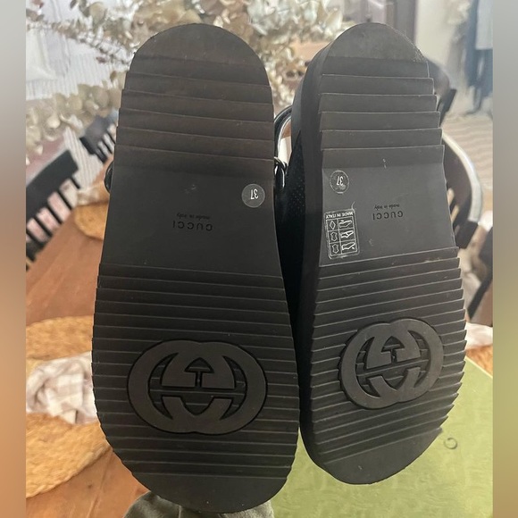 Gucci perforated leather dad sandals in black - Picture 3 of 3